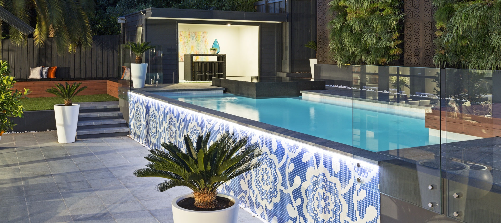 SOUTHERN CROSS SWIMMING POOLS