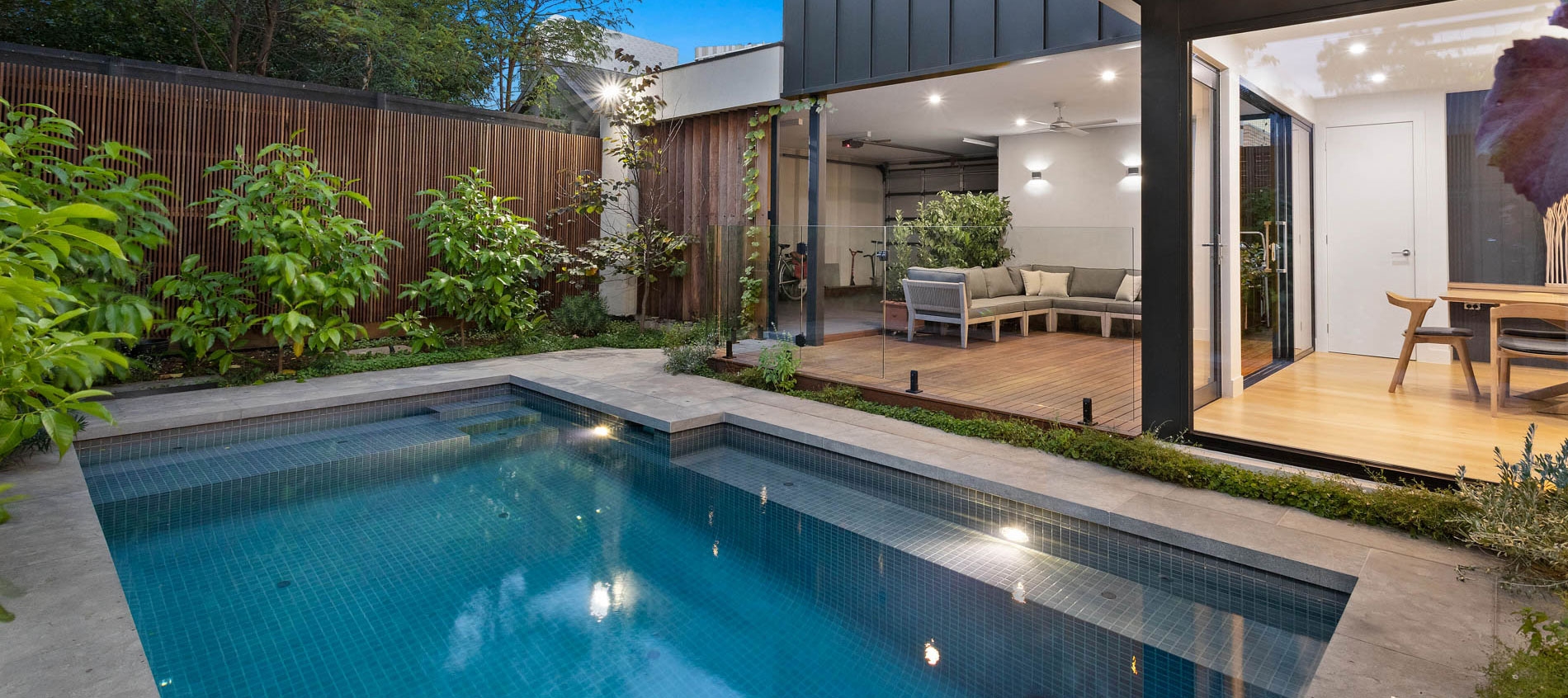 SOUTHERN CROSS SWIMMING POOLS